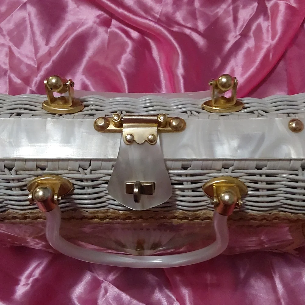 Great Gift!! Vintage mommy and me purse set